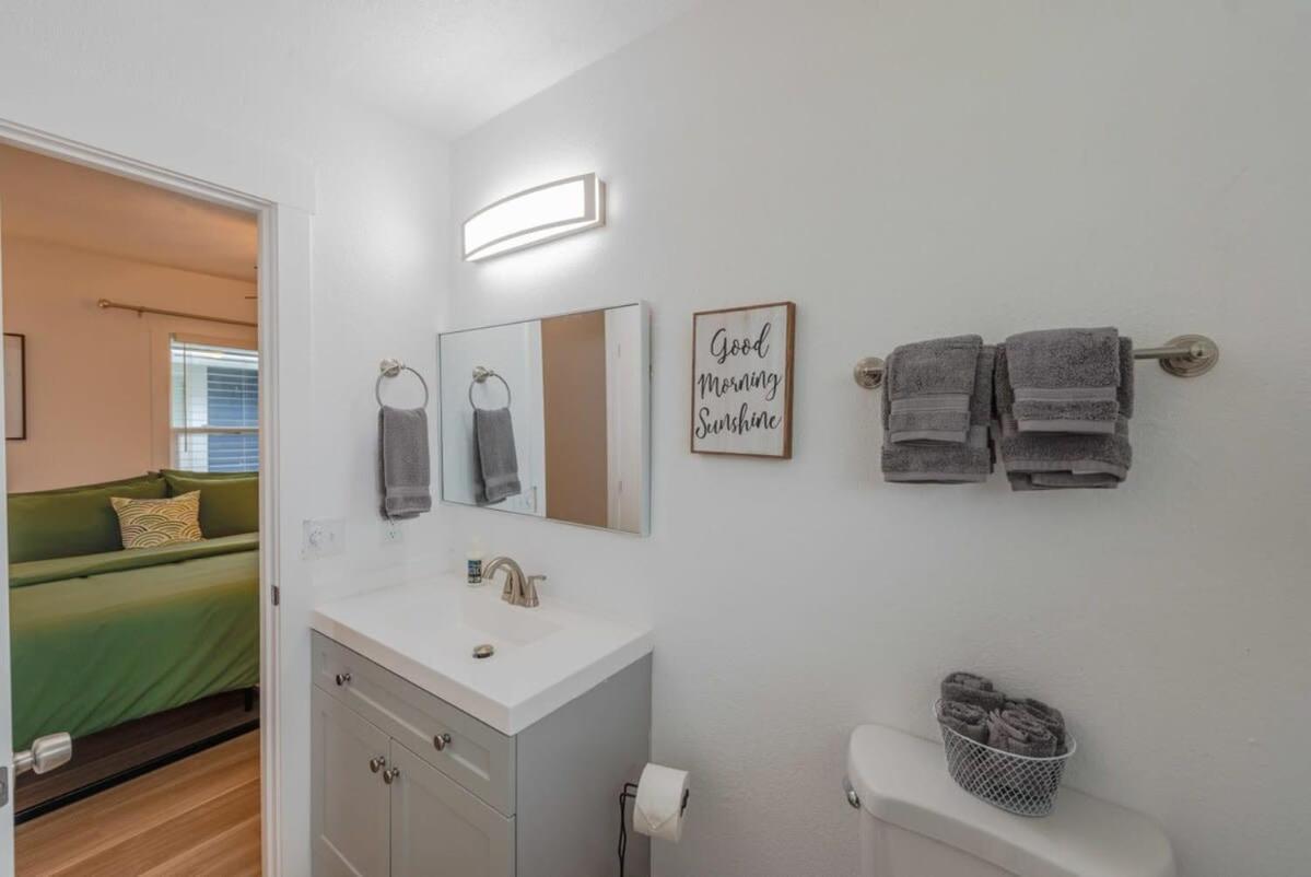#Stayinmydistrict Coos Bay Cypress Cottage المظهر الخارجي الصورة